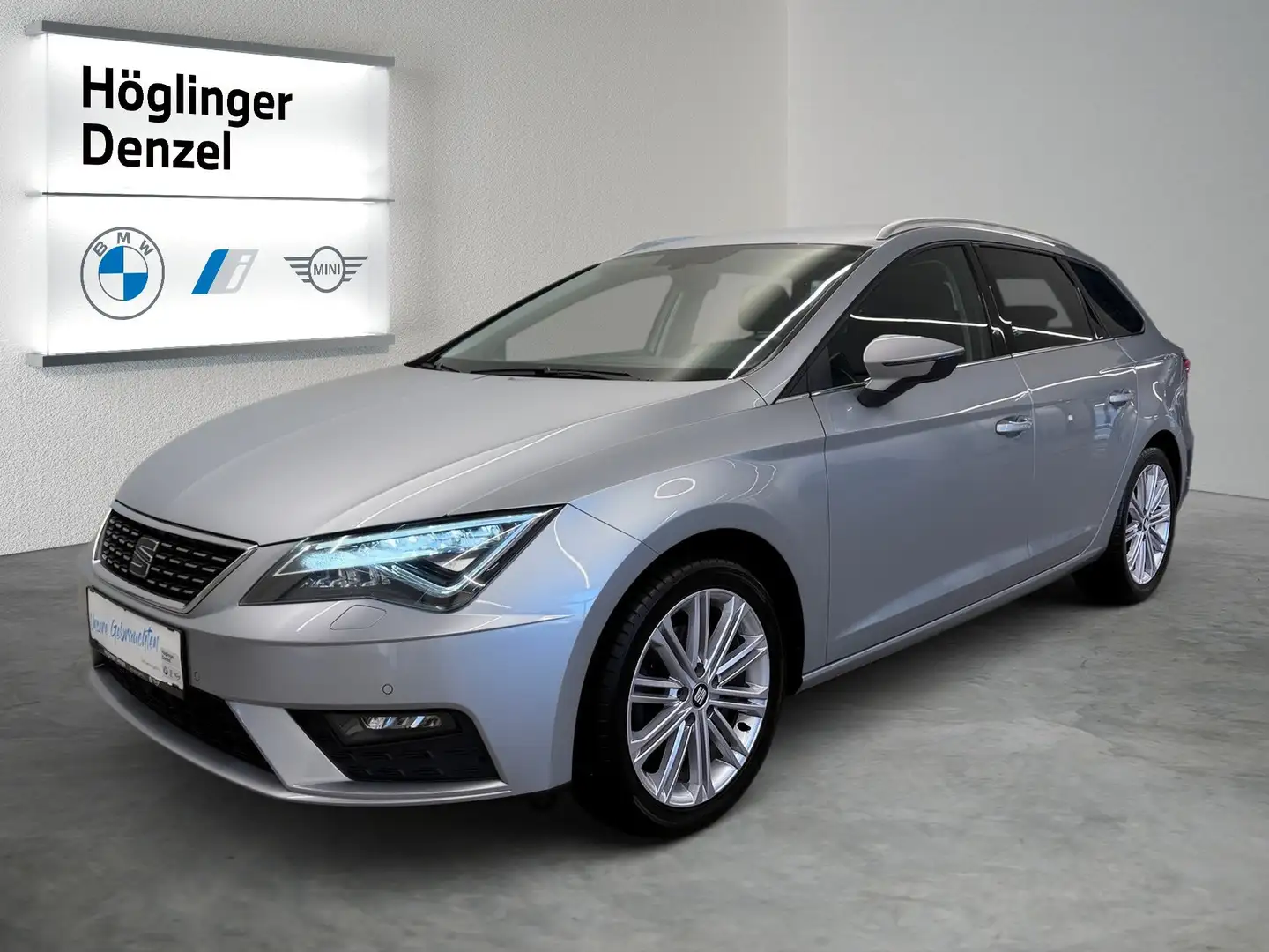 SEAT Leon ST Xcellence 1,5 TSI ACT DSG Grau - 2