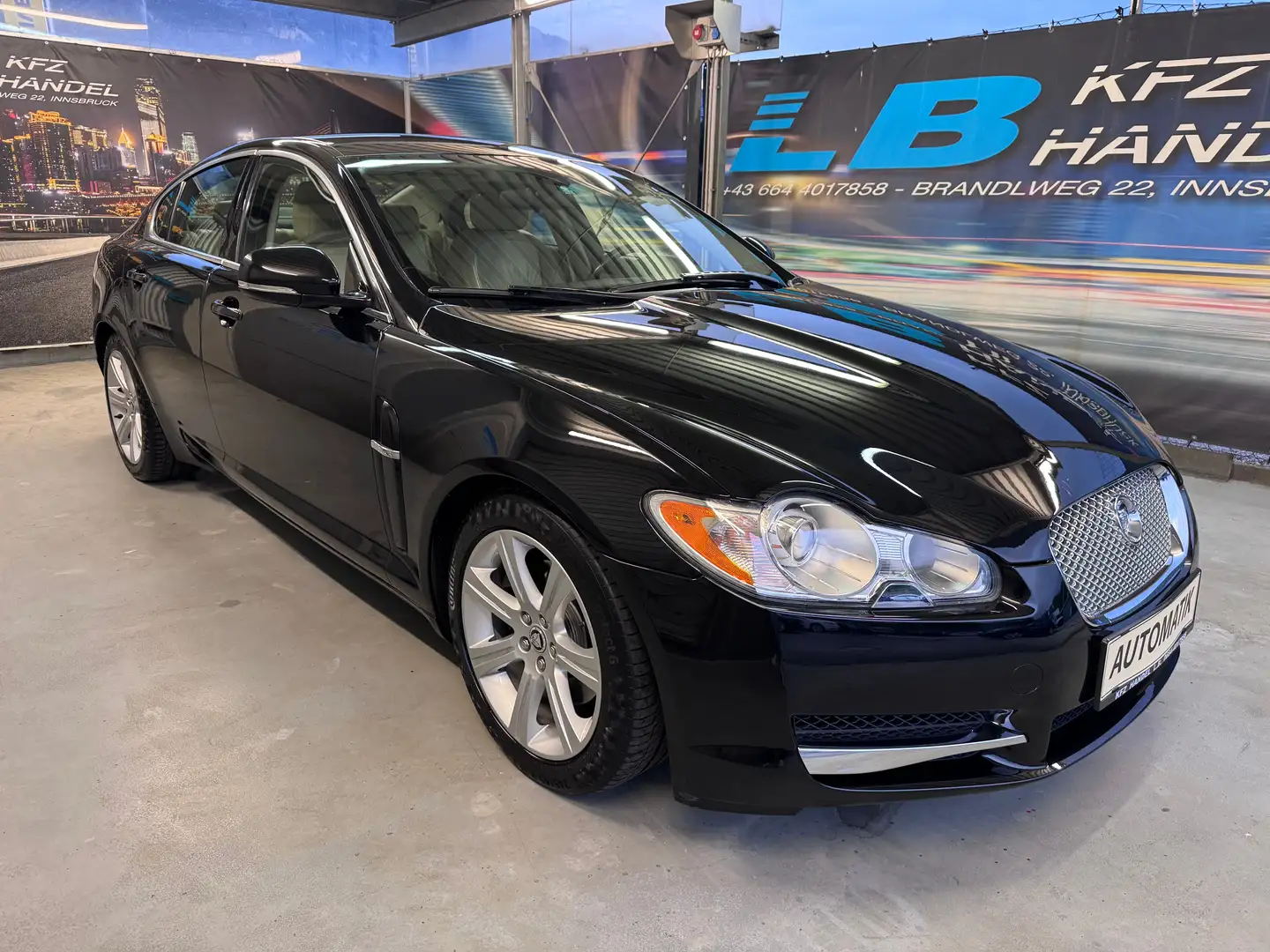 Jaguar XF 3,0 Diesel Luxury Schwarz - 1