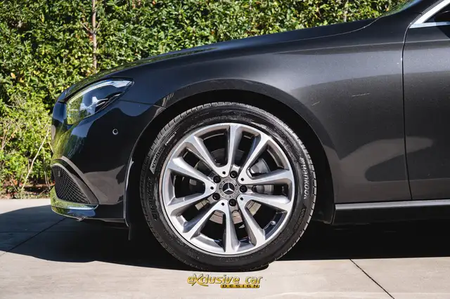 Mercedes-Benz E-Class view 9
