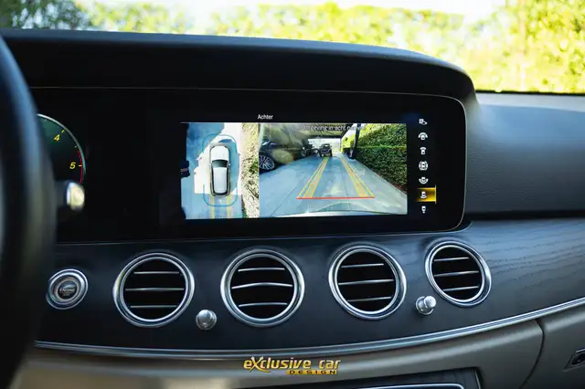 Mercedes-Benz E-Class view 26