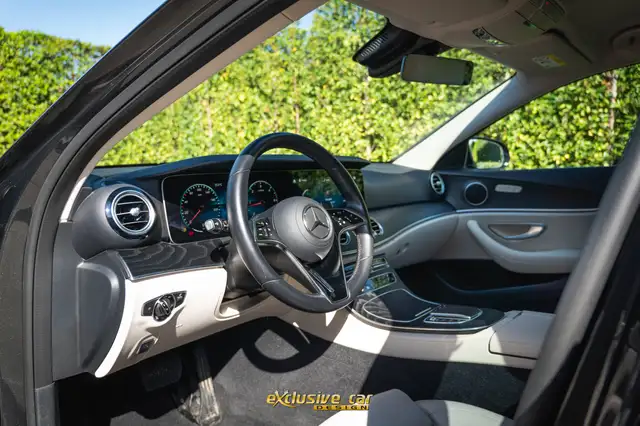 Mercedes-Benz E-Class view 14