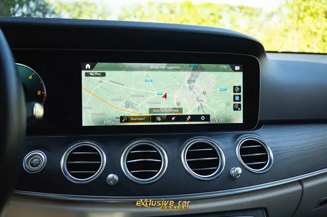 Mercedes-Benz E-Class view 25