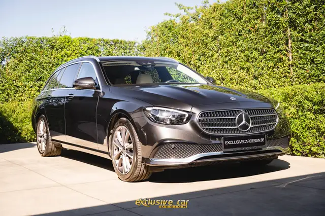 Mercedes-Benz E-Class view 3
