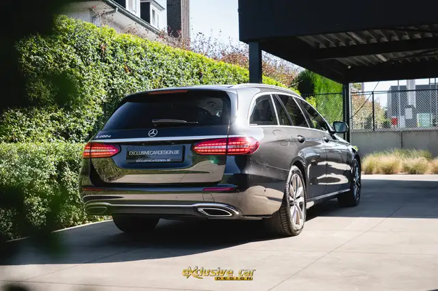 Mercedes-Benz E-Class view 5