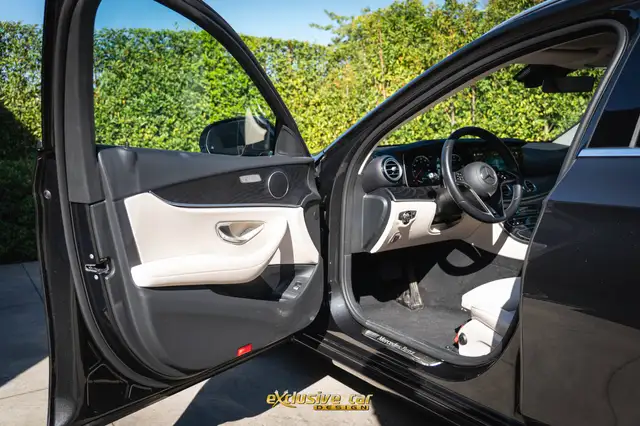 Mercedes-Benz E-Class view 12