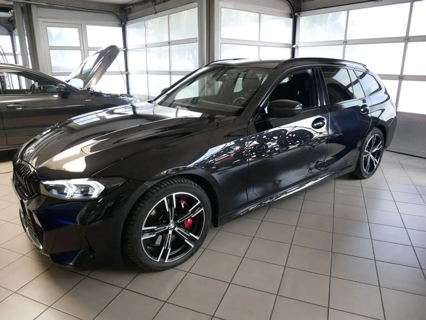 BMW 320 d xDrive M Sport Noir - 2
