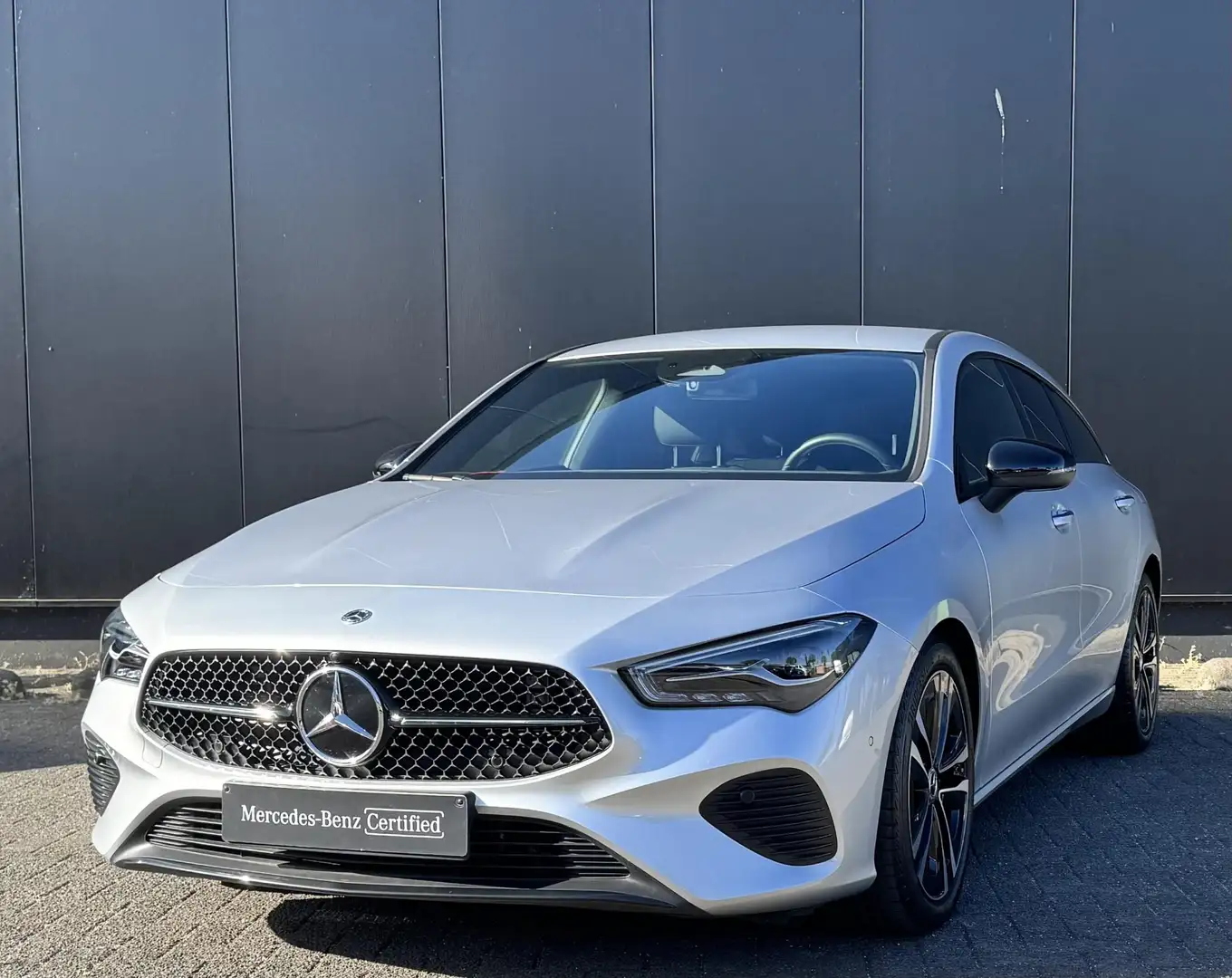 Mercedes-Benz CLA 180 Shooting Brake - 1