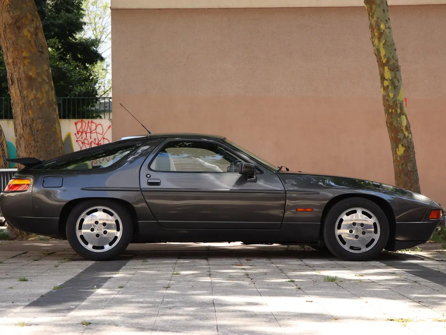 Porsche 928 928 5.0 S4 A Grau - 2