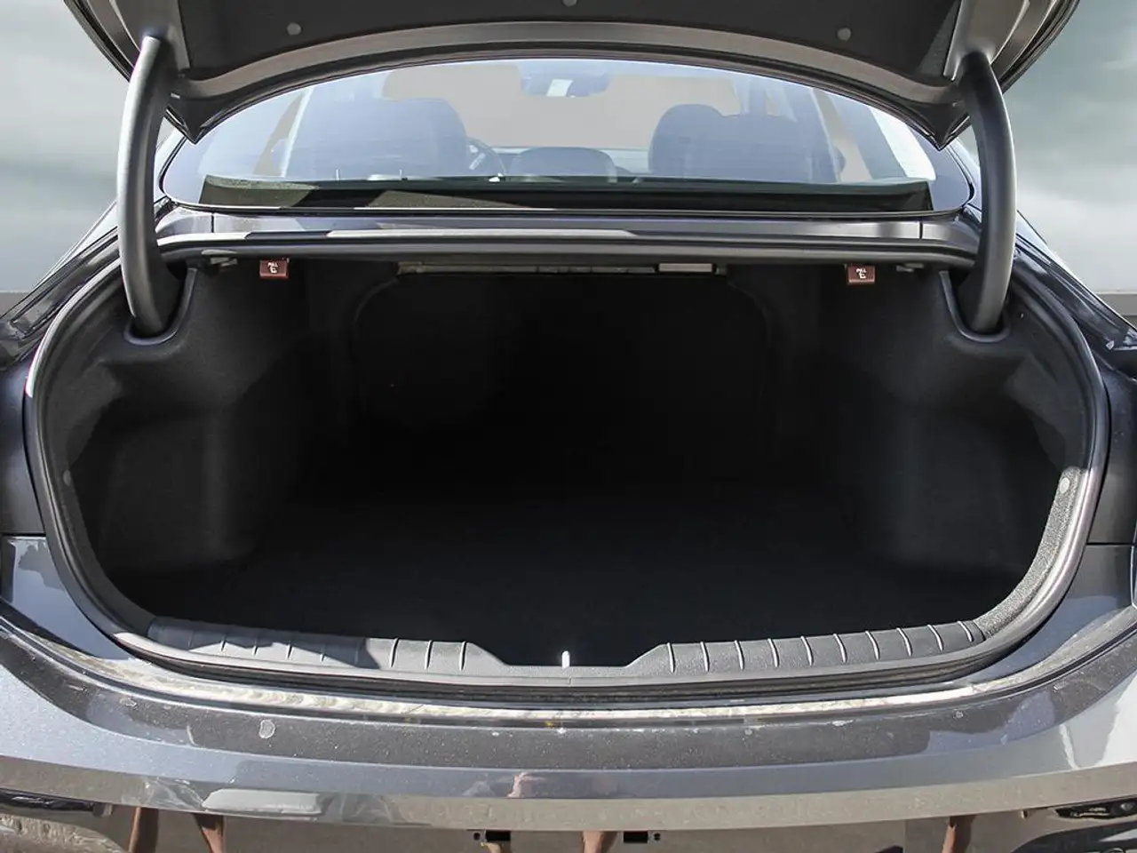 Hyundai SONATA снимка Hyundai SONATA