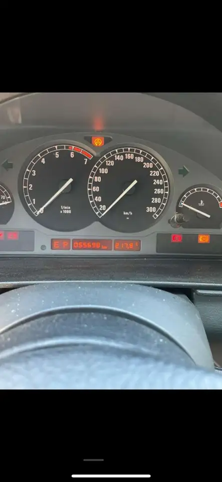 BMW 850i, foto 8