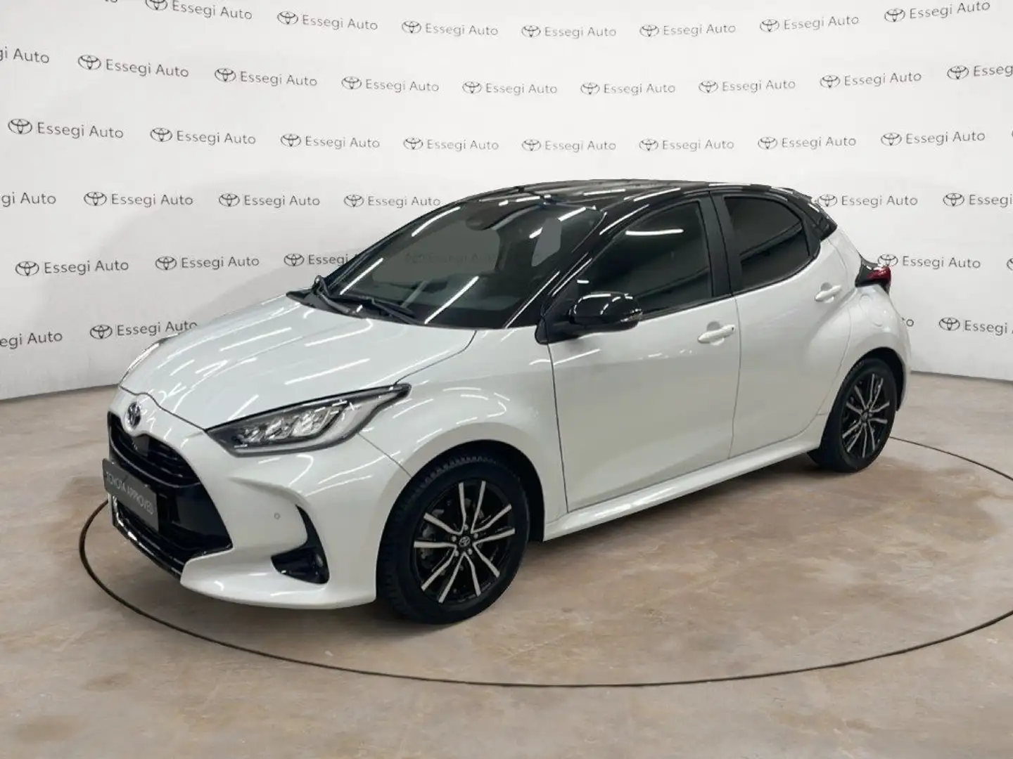 Toyota Yaris 1.5 Hybrid 5 porte Style Blanc - 1