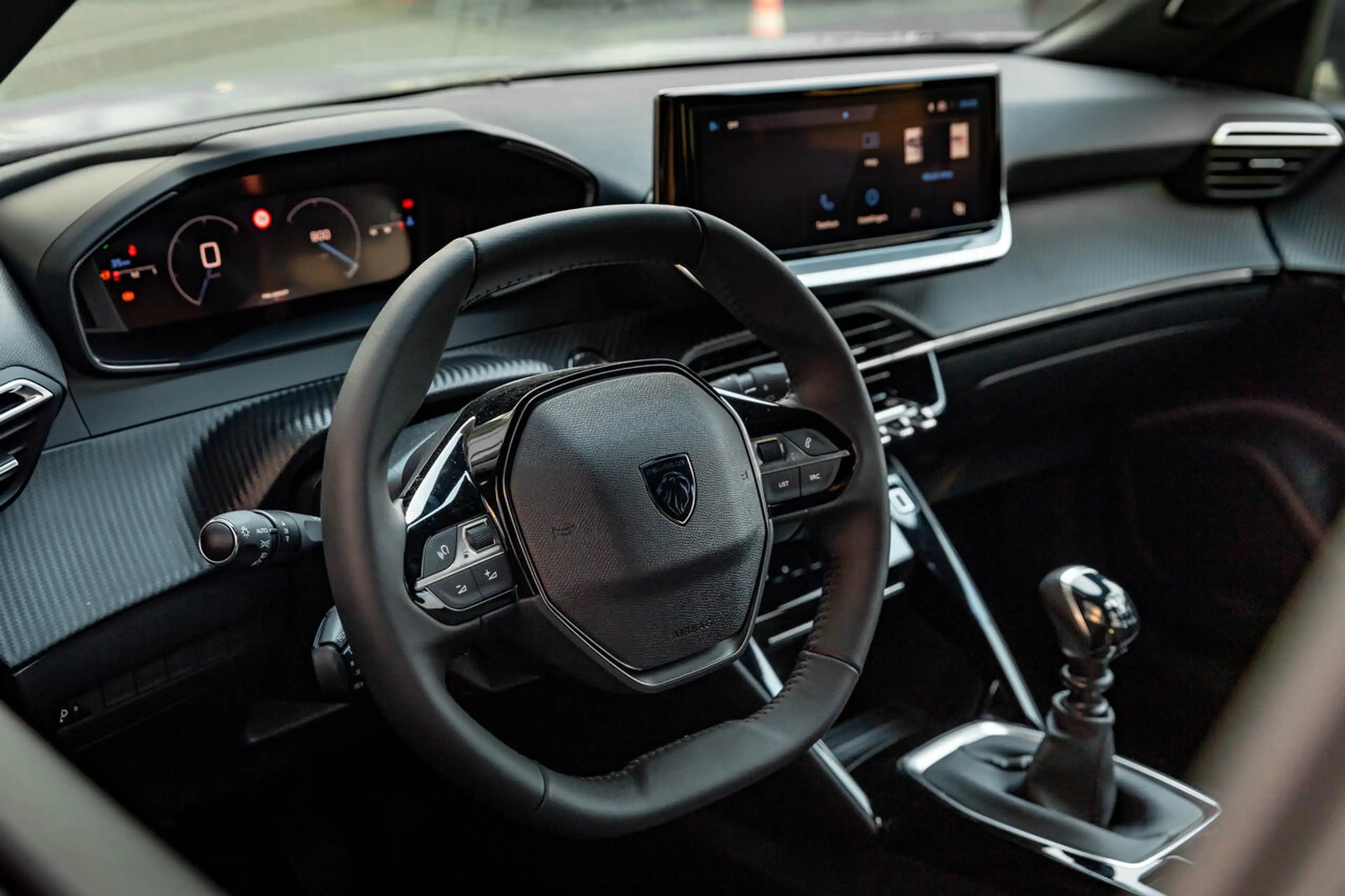 Peugeot 2008 100 PK MT6 | 360° Camera | Keyless | Dodehoekde... — photo 6