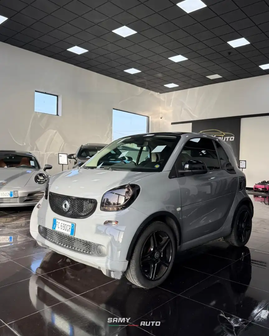 smart forTwo 1.0 71cv twinamic Gris - 2