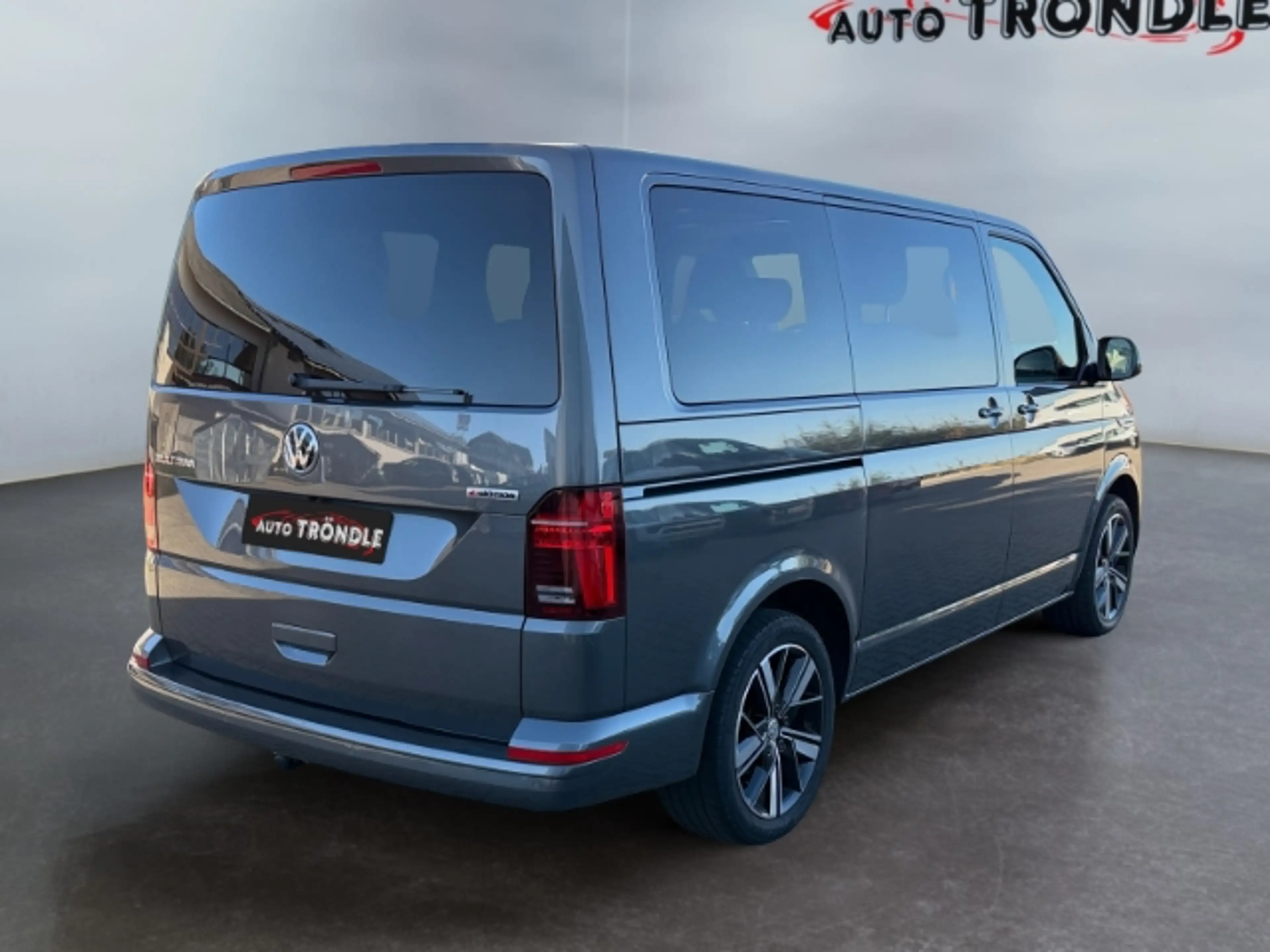 Volkswagen T6.1 Multivan 2.0 TDI DSG 4Motion Comfortline — photo 4