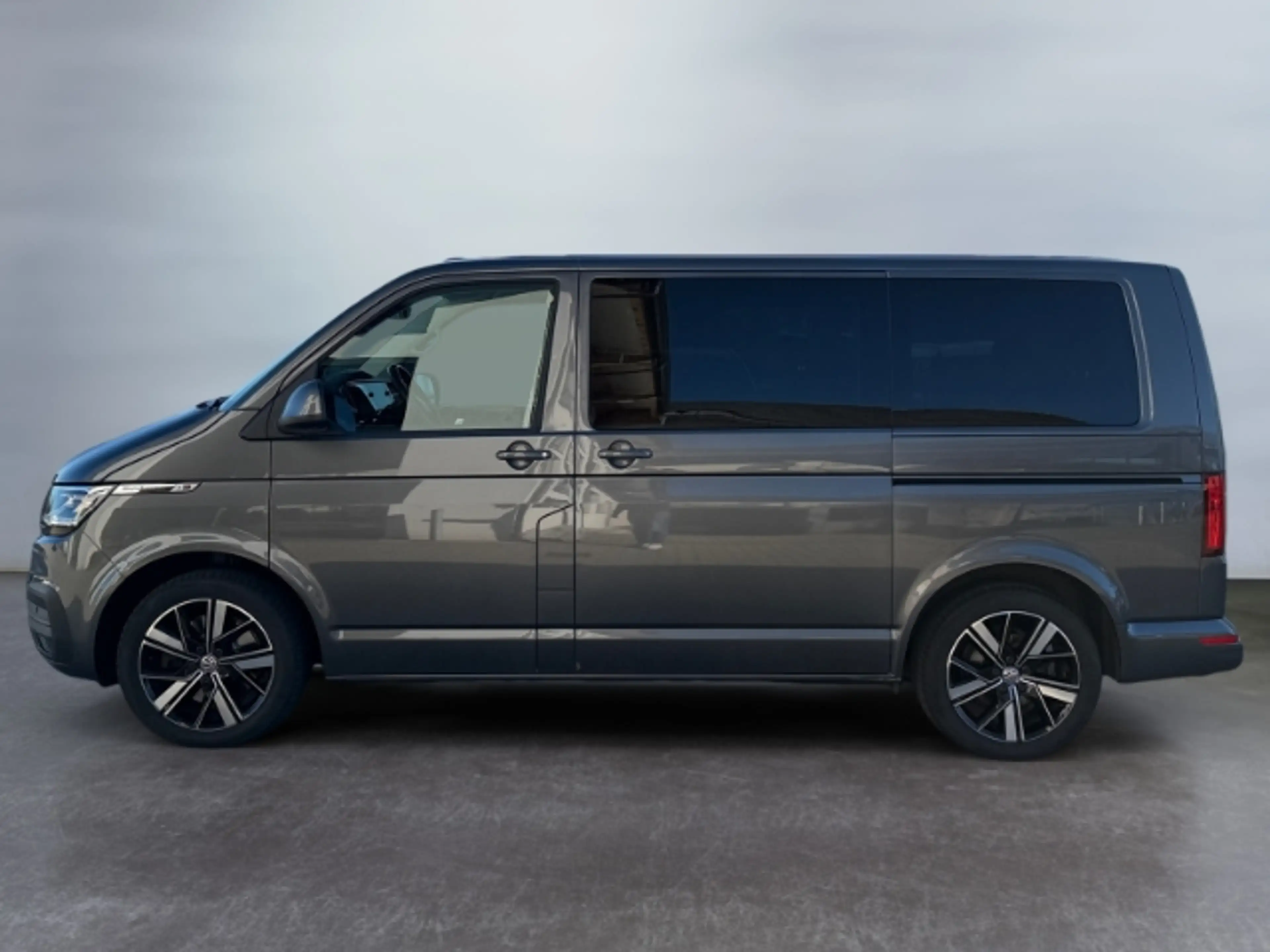Volkswagen T6.1 Multivan 2.0 TDI DSG 4Motion Comfortline — photo 7