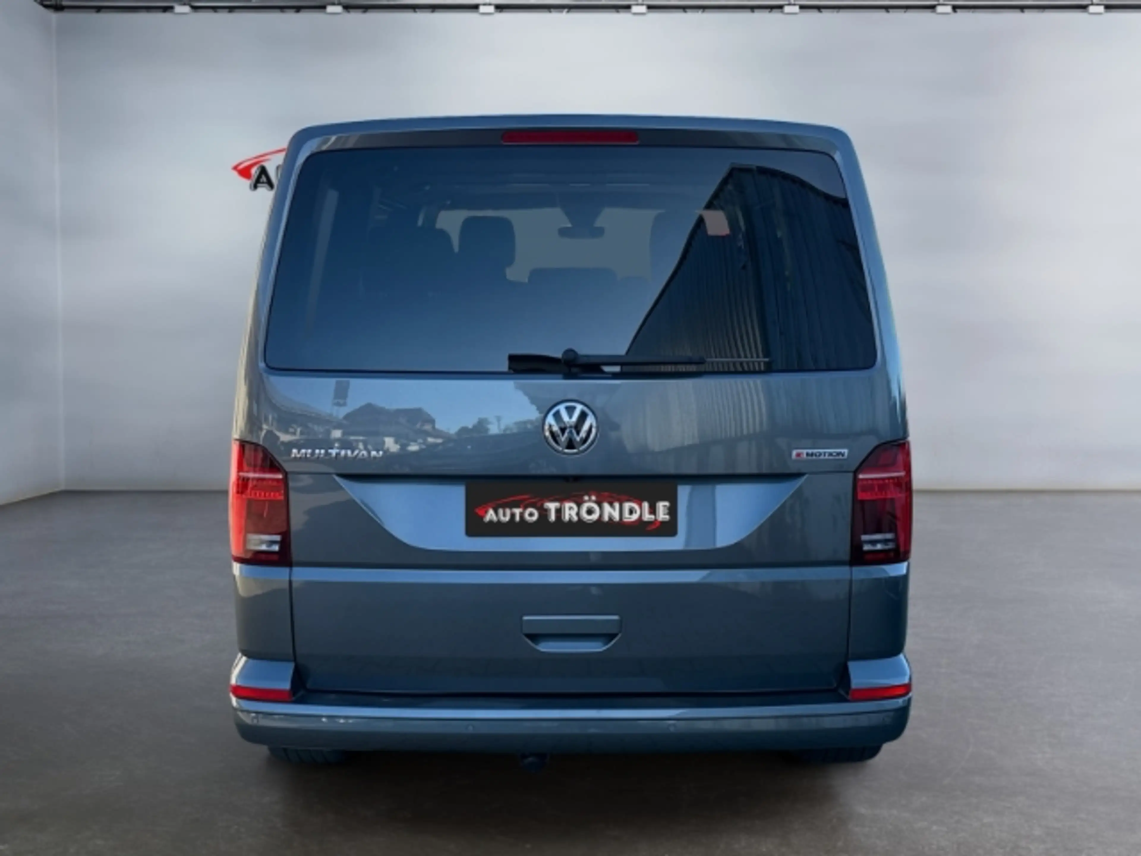 Volkswagen T6.1 Multivan 2.0 TDI DSG 4Motion Comfortline — photo 5