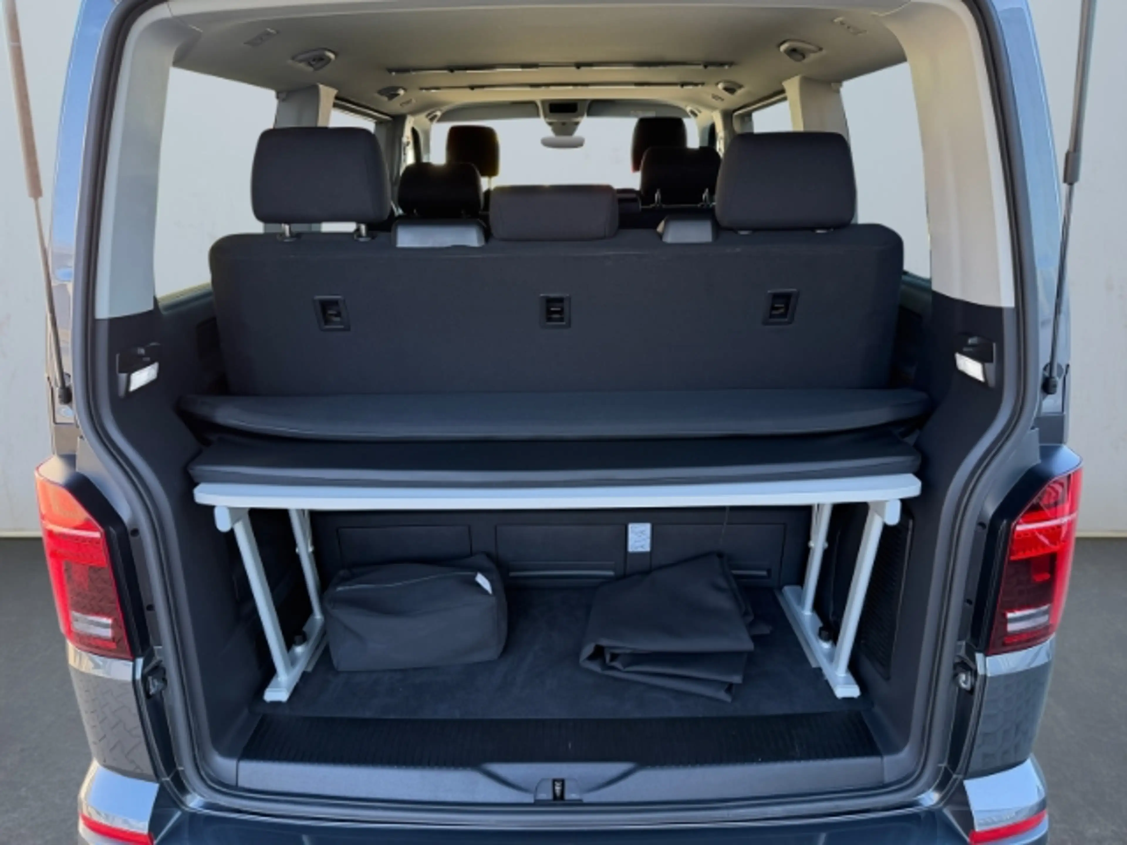 Volkswagen T6.1 Multivan 2.0 TDI DSG 4Motion Comfortline — photo 13