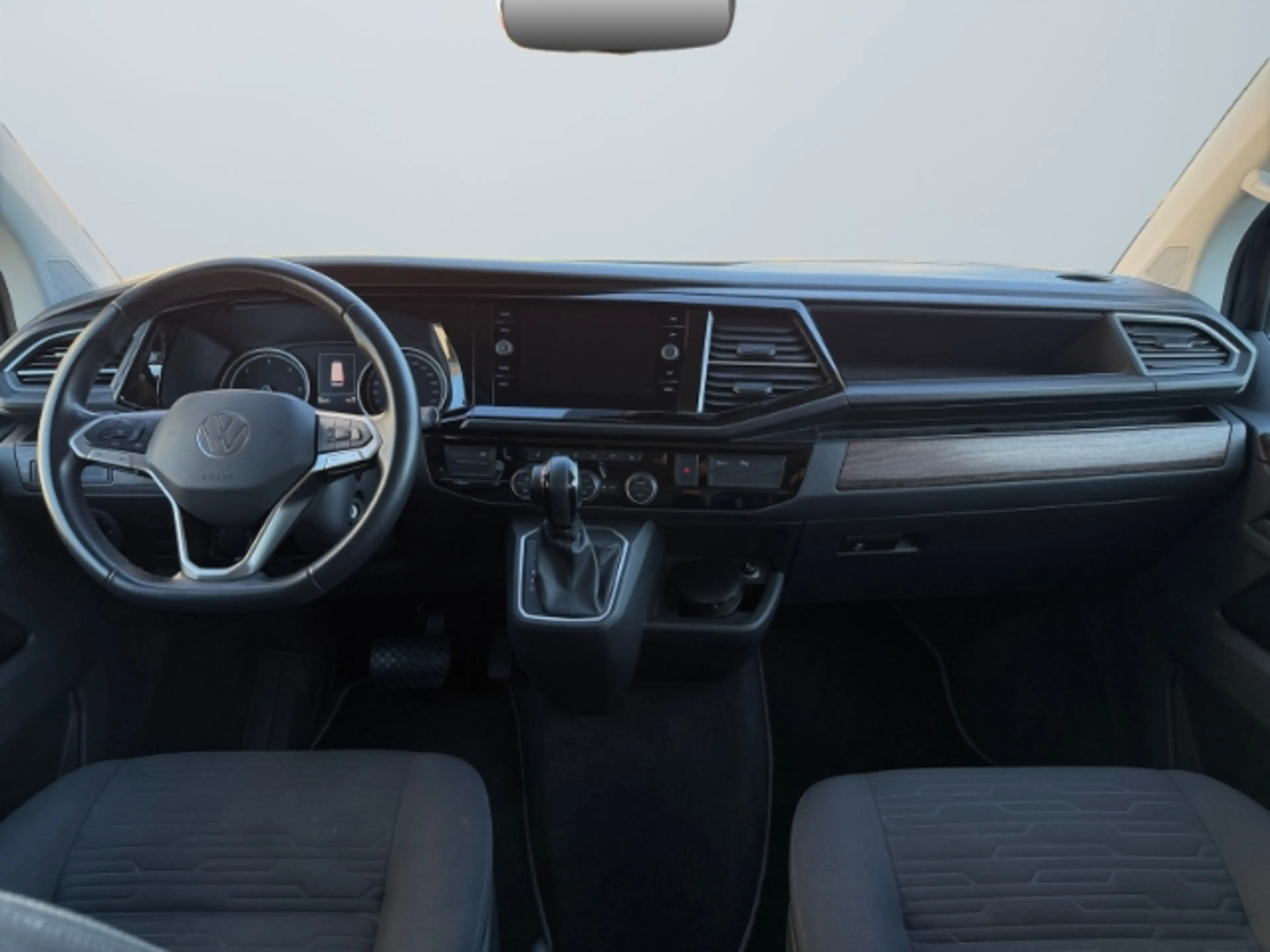 Volkswagen T6.1 Multivan 2.0 TDI DSG 4Motion Comfortline — photo 10