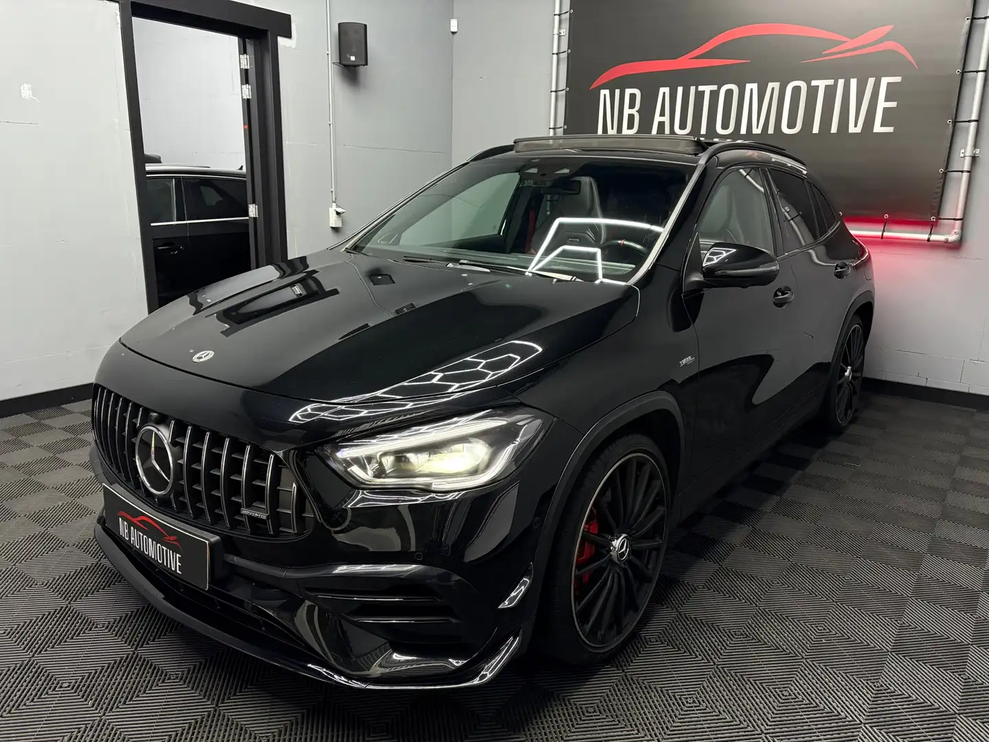 Mercedes-Benz GLA-klasse AMG 45S 4MATIC+ Zwart - 1