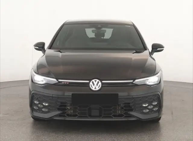 Volkswagen Golf view 3