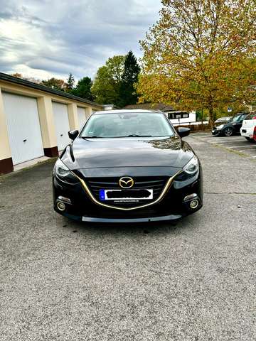 Imagine Mazda 3 Sports-Line/ Sportoptik mit Goldelementen