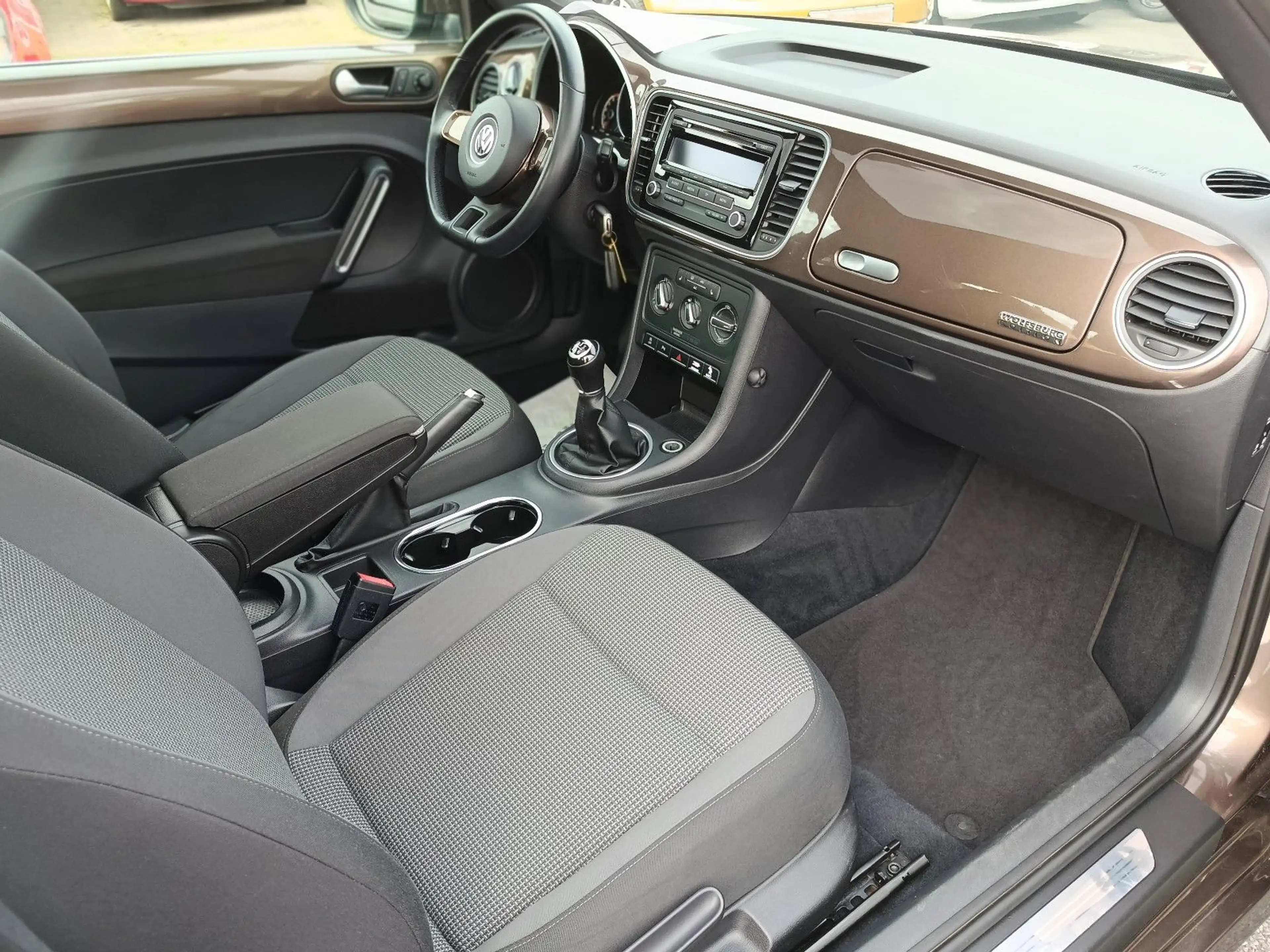 Volkswagen Beetle Design*Klima*S-Dach*Sitzhzg*PDC v+h — photo 8