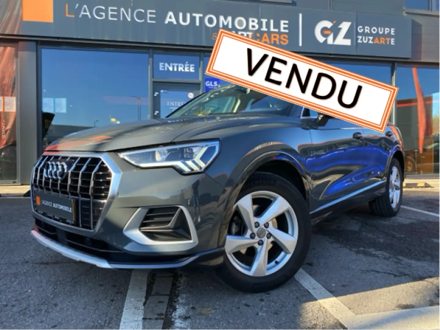 Audi Q3 35 TFSI BVA GARANTIE 12 MOIS Gris - 2