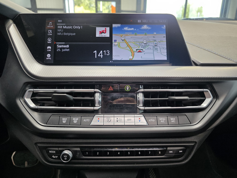 BMW 118 iA PACK M INT/ EXT // GARANTIE 1 AN // — photo 11