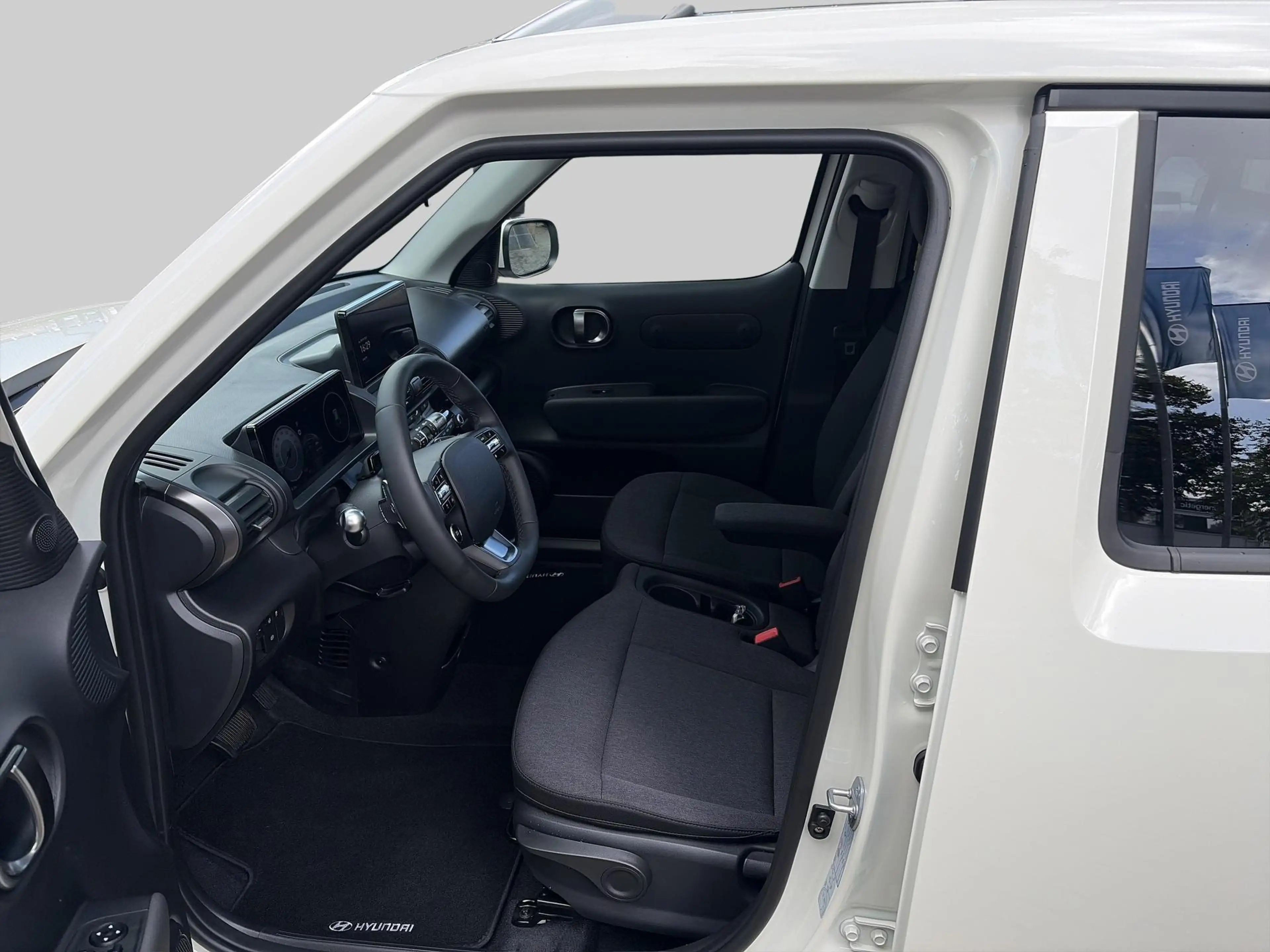 Hyundai Inster Pulse Advanced 42 kWh | Achteruitrijcamera | Airco — photo 12