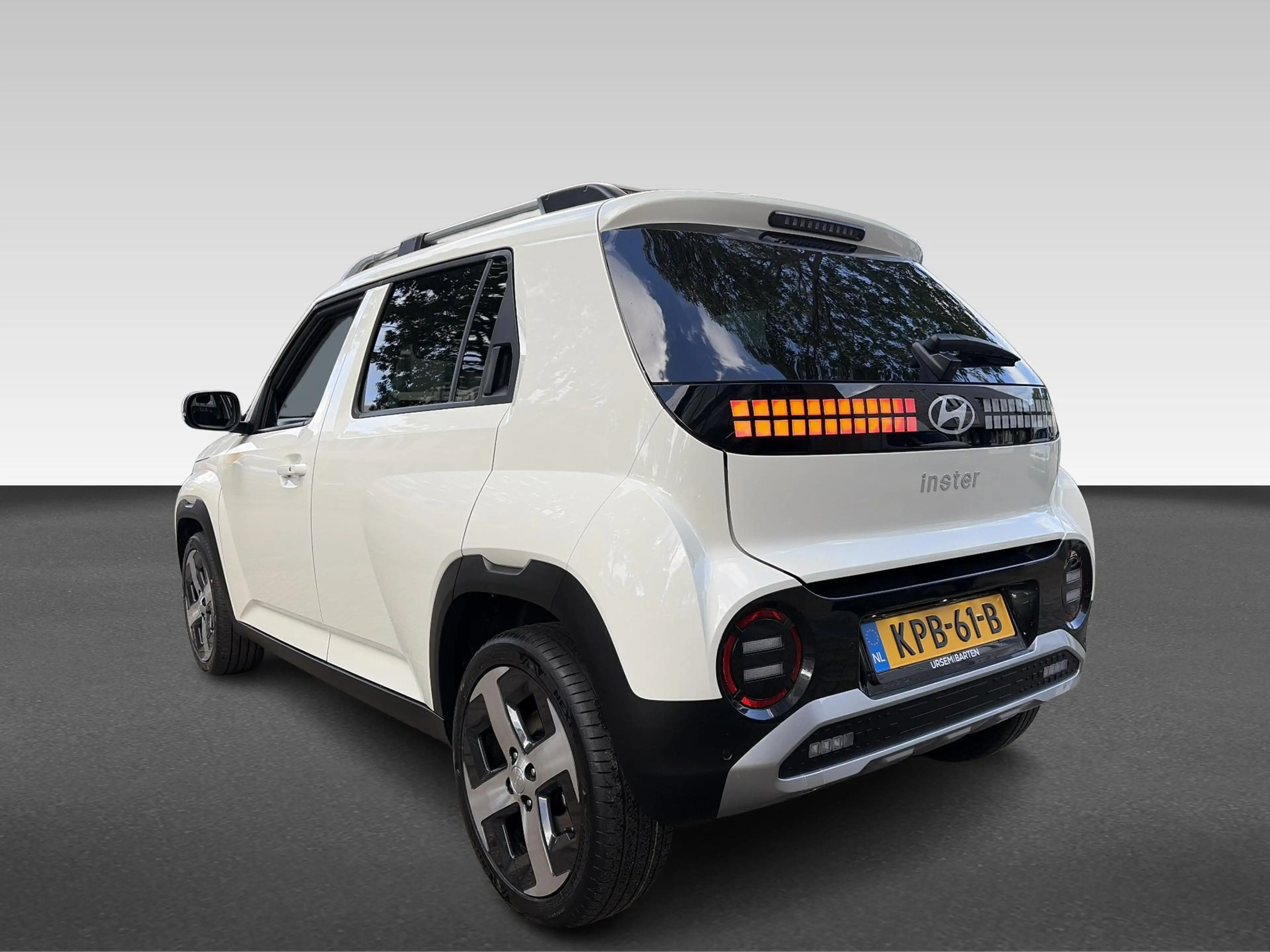 Hyundai Inster Pulse Advanced 42 kWh | Achteruitrijcamera | Airco — photo 3