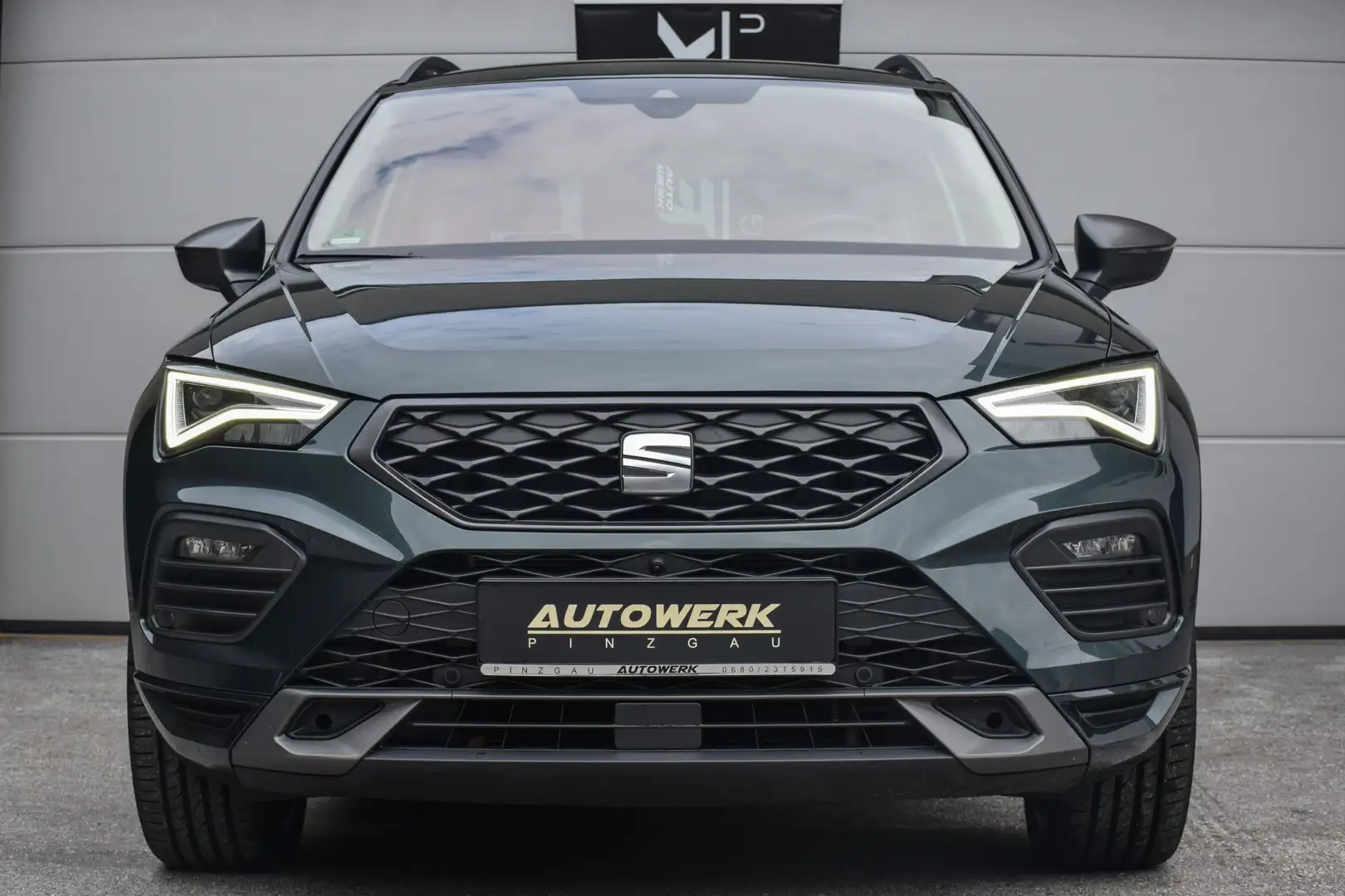 SEAT Ateca 2,0 TDI FR 4WD DSG Grün - 2