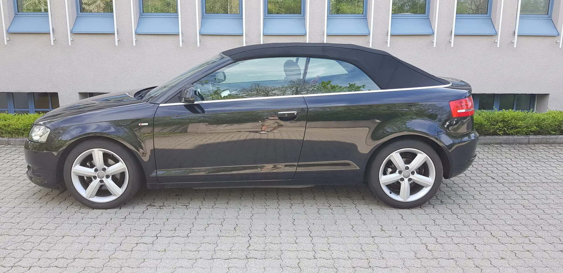 Audi A3 S line Sportpaket / plus *Leder-BiXenon* Zwart - 2