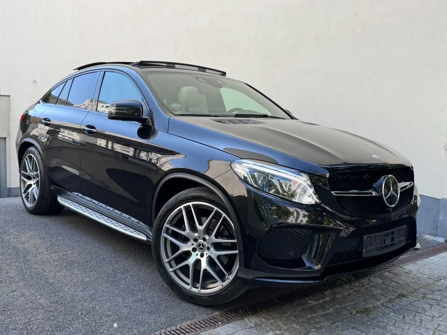 Mercedes-Benz GLE 43 AMG Coupe 4Matic/PANO/MASSAGE/H&K/ACC/LED Schwarz - 1