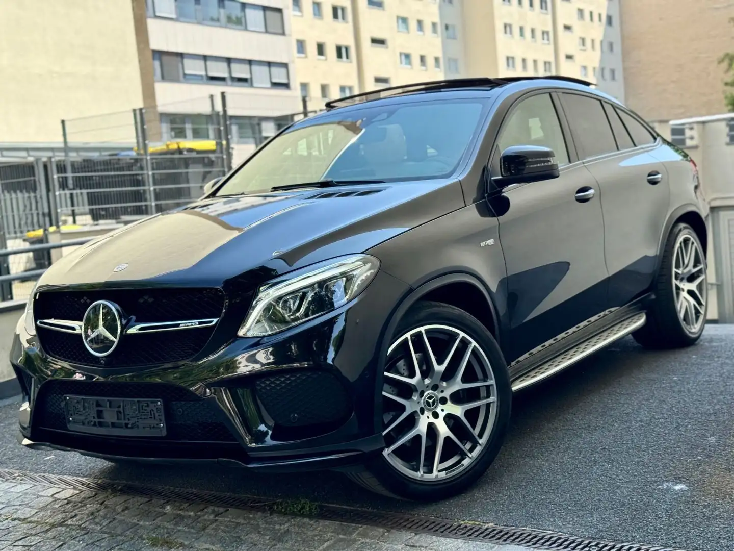Mercedes-Benz GLE 43 AMG Coupe 4Matic/PANO/MASSAGE/H&K/ACC/LED Zwart - 1