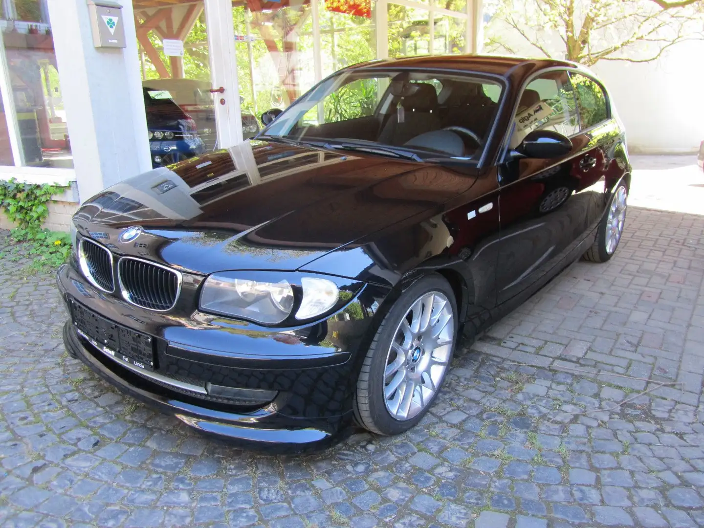 BMW 116 Baureihe 1 Lim. 116i Schwarz - 1
