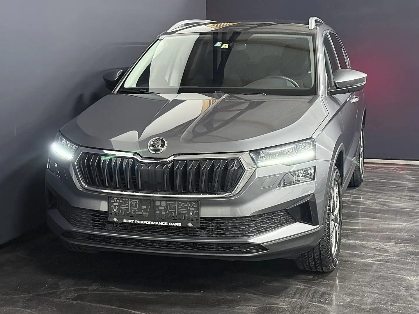 Skoda Karoq 2,0 TDI 4x4 DSG Style, **VIRTUAL COCKPIT** Grau - 2