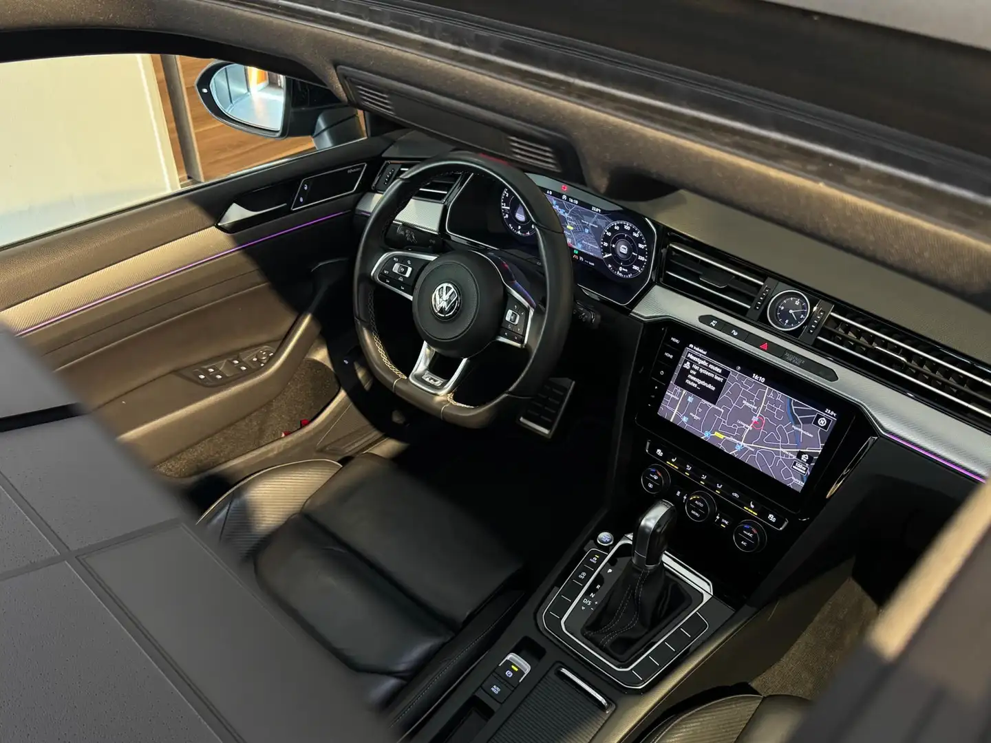Volkswagen Arteon 2.0 TSI 3x R-LINE|PANO|360CAMERA|VIRTUAL|DYNAUDIO| Zwart - 2