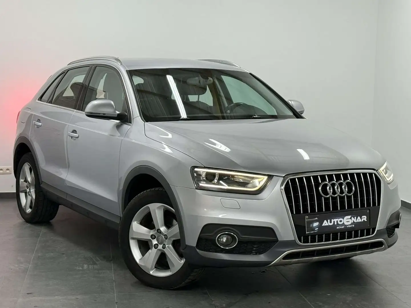 Audi Q3 2.0 TDi - Navi - Airco - LED - Cuir - Carnet Argent - 1