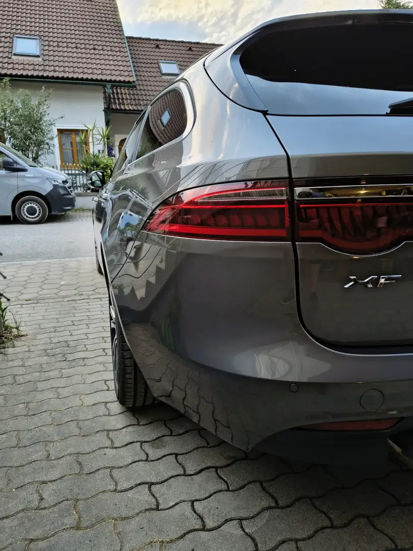 Jaguar XF Sportbrake 25d AWD Portfolio Aut. - 2