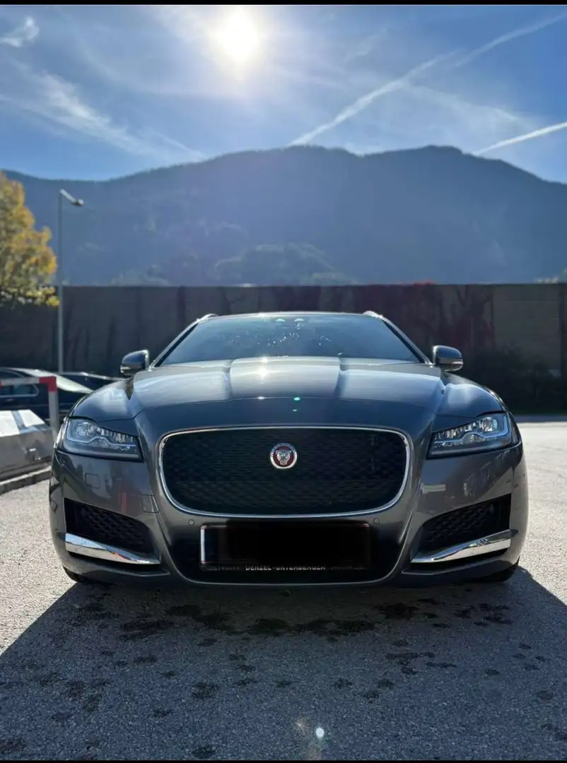 Jaguar XF Sportbrake 25d AWD Portfolio Aut. - 1