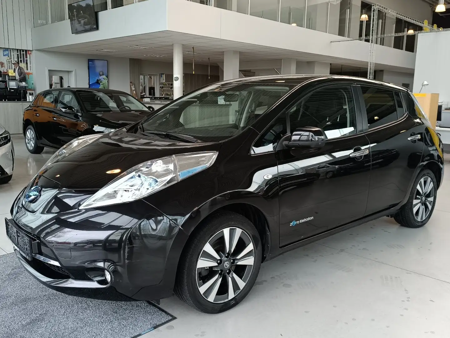 Nissan Leaf 30 kWh BLACK ED.*Navi*Cam*Leder*ZetelVerw*BLT*DAB* Zwart - 2