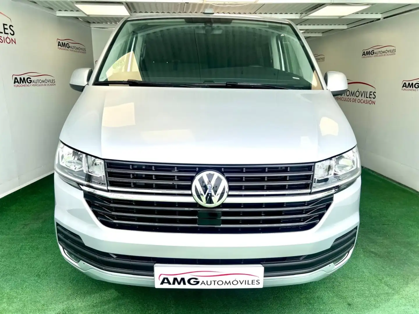 Volkswagen VOLKSWAGEN Caravelle Familiar  Manual de 4 Puertas Gri - 2