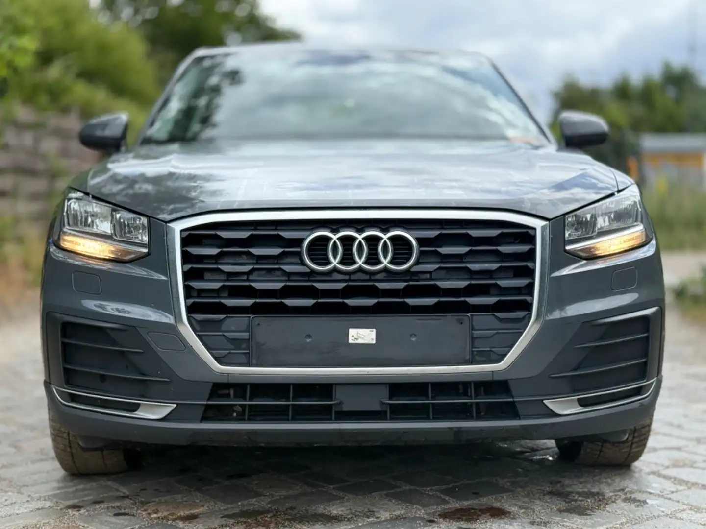 Audi Q2 30 TDI basis*1ERH*NAVI* Grau - 2