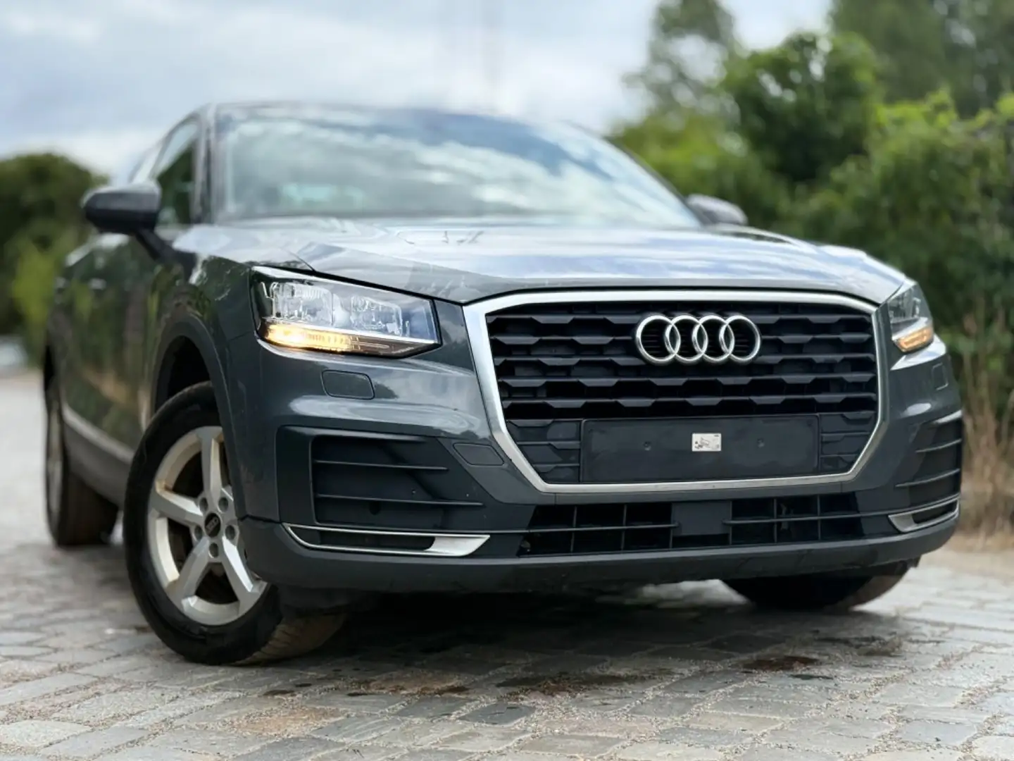Audi Q2 30 TDI basis*1ERH*NAVI* Grau - 1