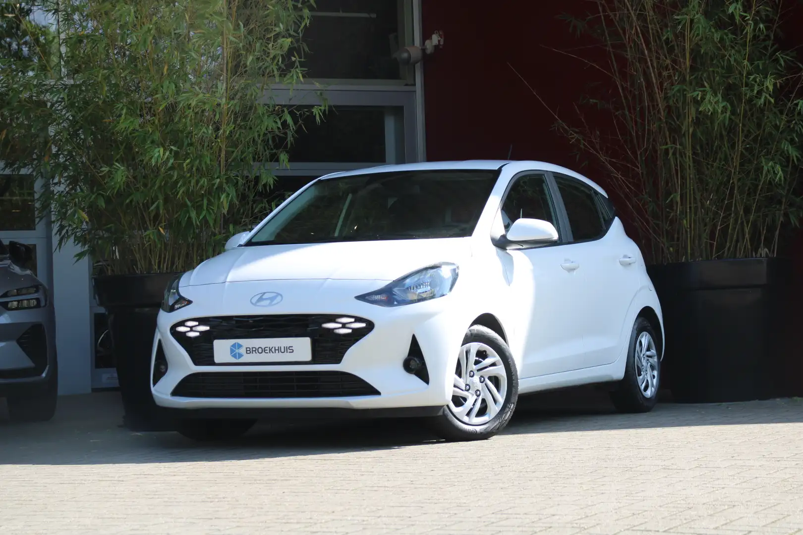 Hyundai i10 1.0 Comfort | Airco | Centrale vergrendeling met a Blanc - 1