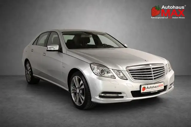 Mercedes-Benz E view 8