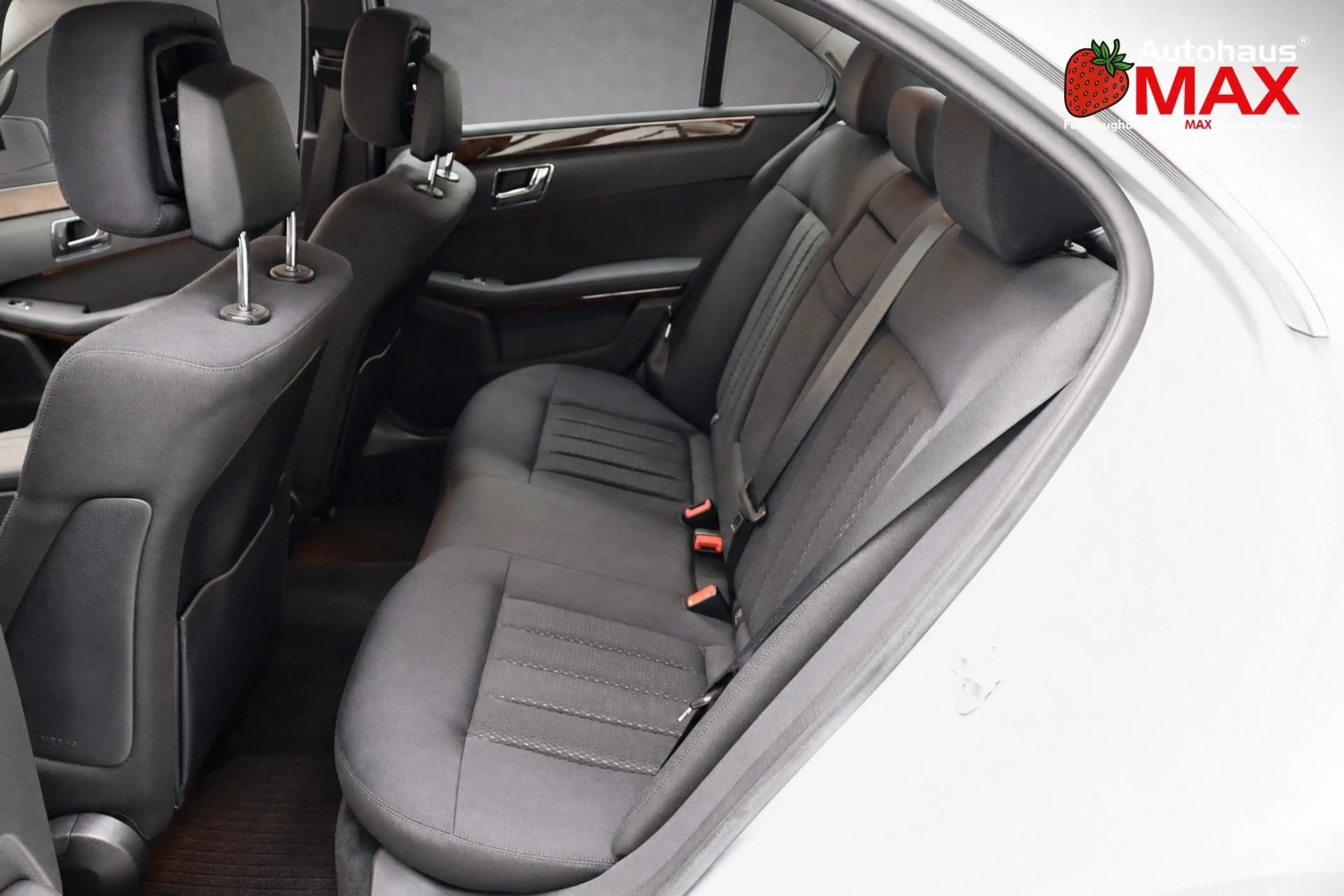 Mercedes-Benz E 350 CGI BlueEfficiency~SZH~Tempo~Navi~wenigKm — photo 20