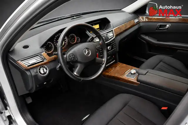Mercedes-Benz E view 12
