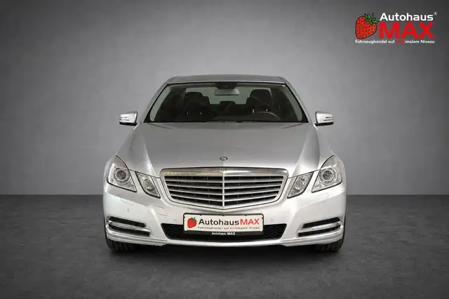 Mercedes-Benz E view 9