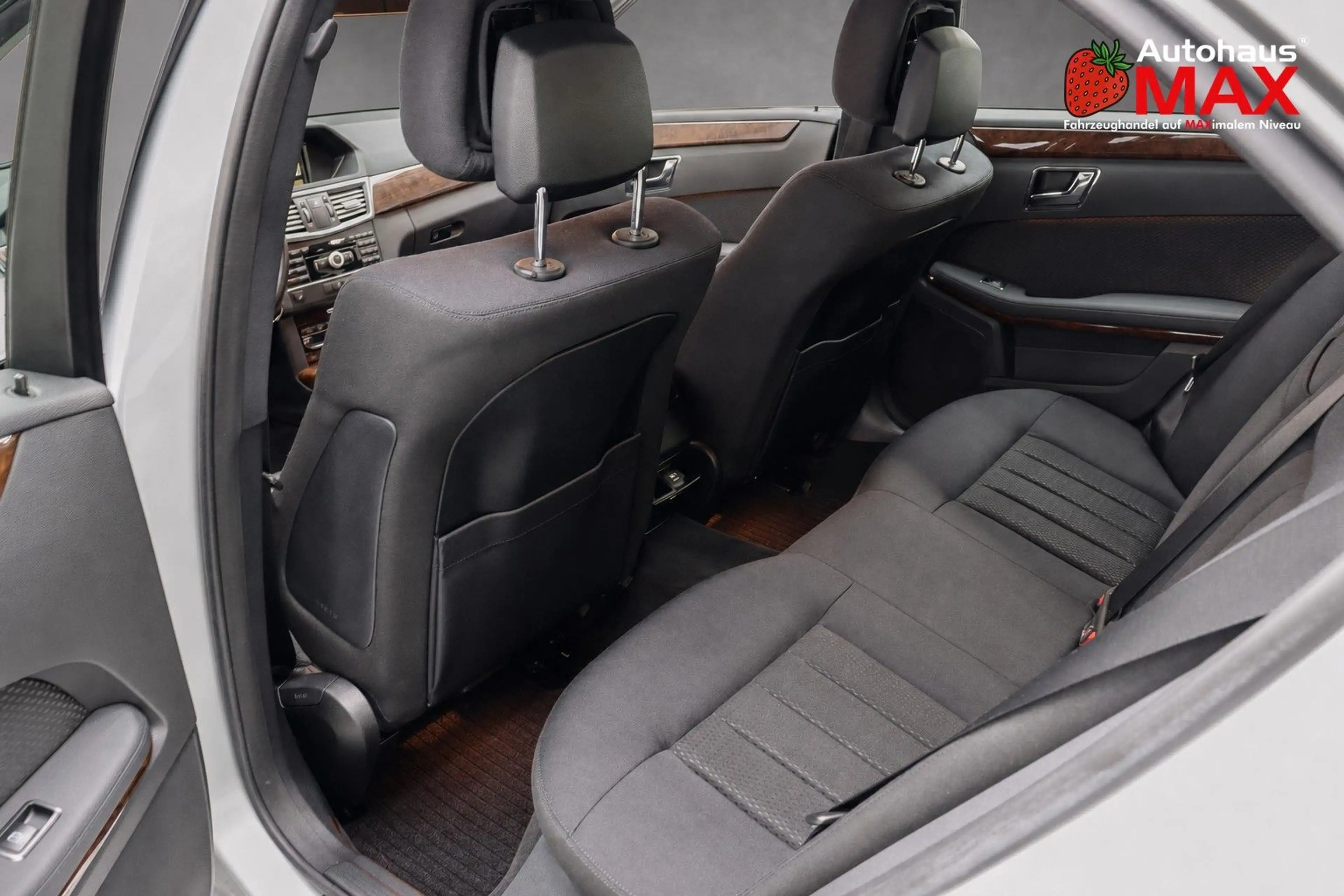 Mercedes-Benz E 350 CGI BlueEfficiency~SZH~Tempo~Navi~wenigKm — photo 19